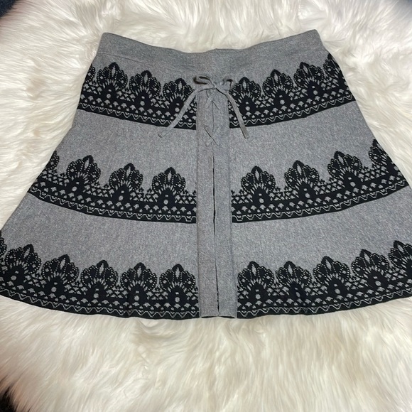 #0081 Candie’s Black & Grey Flare Accented Winter Sweater Knit Mini-M - Picture 1 of 9